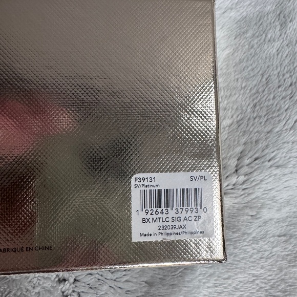 ⚠️ NEW‼️ COACH Accordion Zippy Wallet Silver/Platinum~NEW in box ($298) - Picture 7 of 7